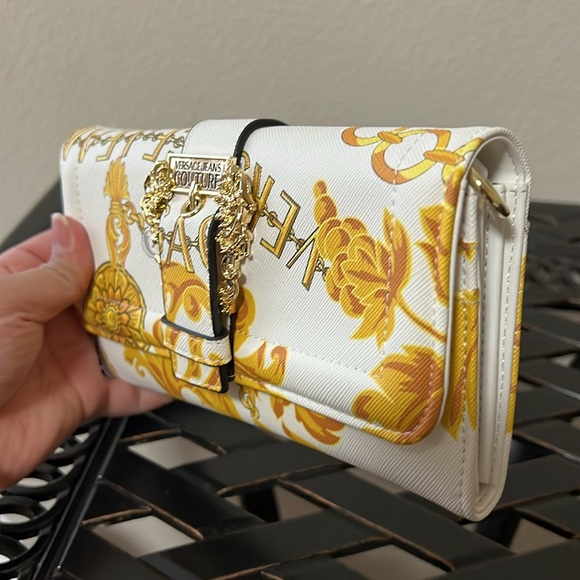 NWT Versace Jeans Couture Wallet on Chain - Picture 4 of 10